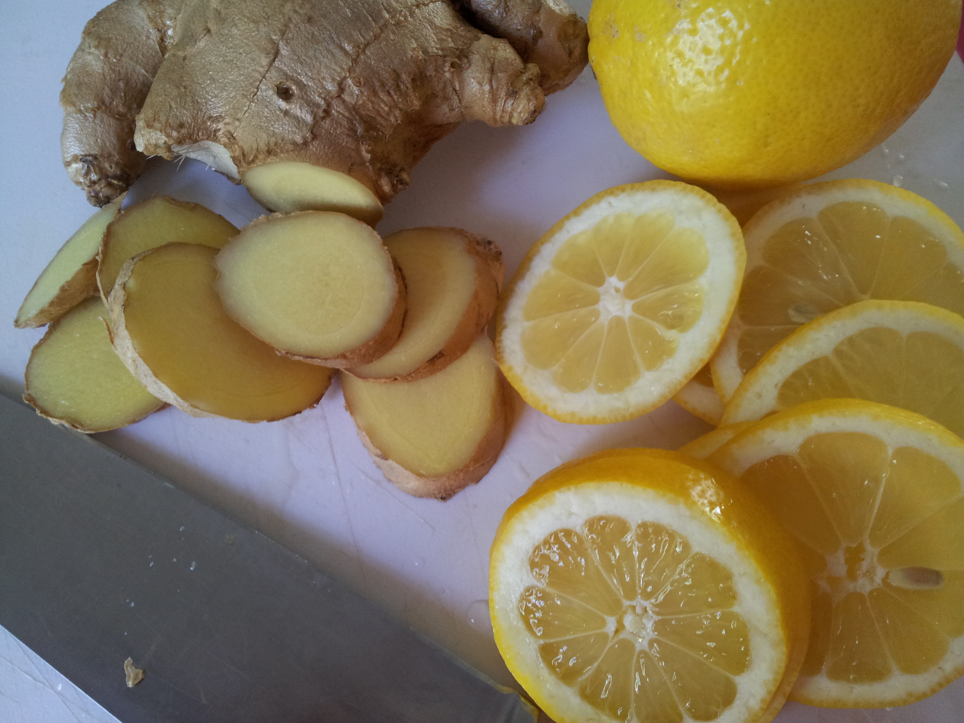 Frischer Ingwer-Zitronen-Tee - diegesundheitsexperten