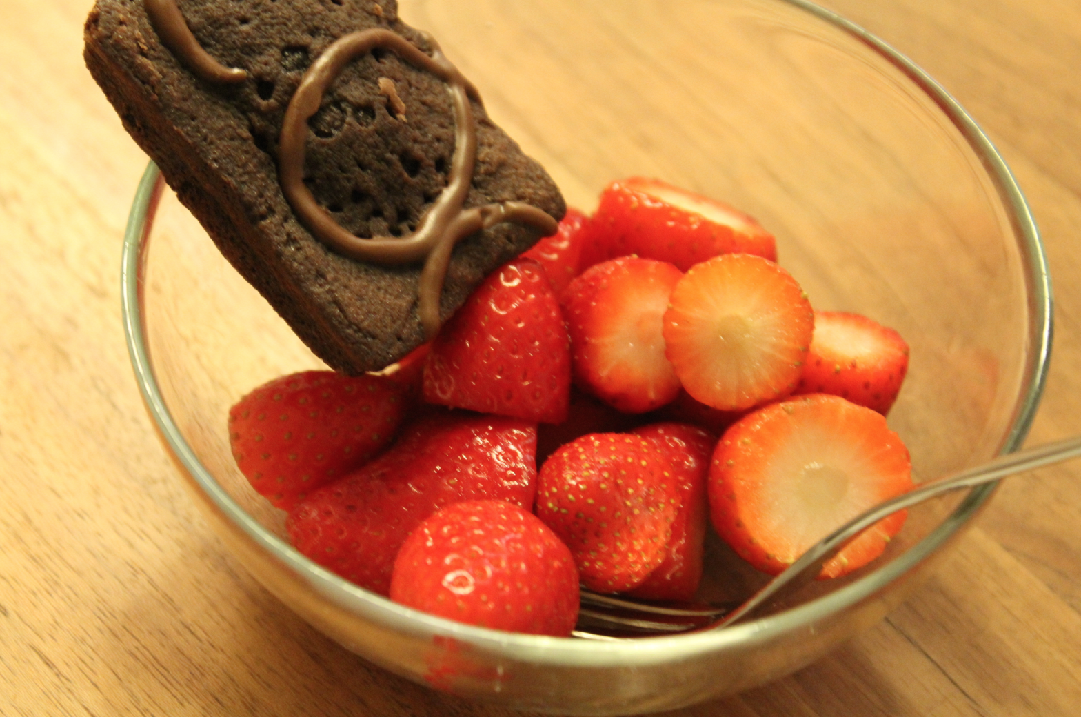 25 Nachspeise Erdbeeren mit Brownie