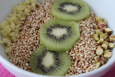 13 Frühstück mit Quinoa und Kiwi