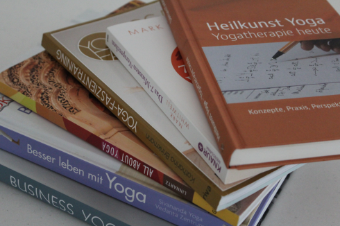 16 lesenswerte Yogabücher
