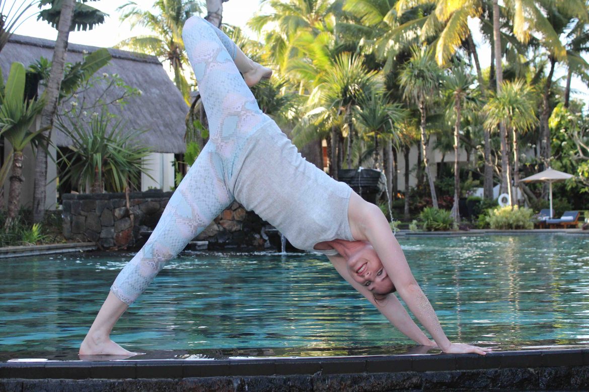 Yoga am Pool